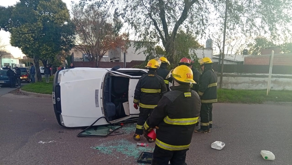 Una mujer embarazada resultó herida tras un vuelco en General Pico