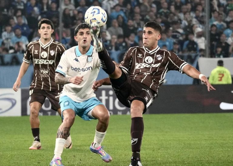 Fútbol: Racing perdió con Platense y quedó eliminado del Torneo Apertura