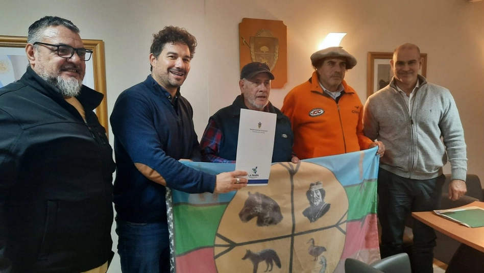 Entrega histórica de tierras a una comunidad originaria en La Pampa