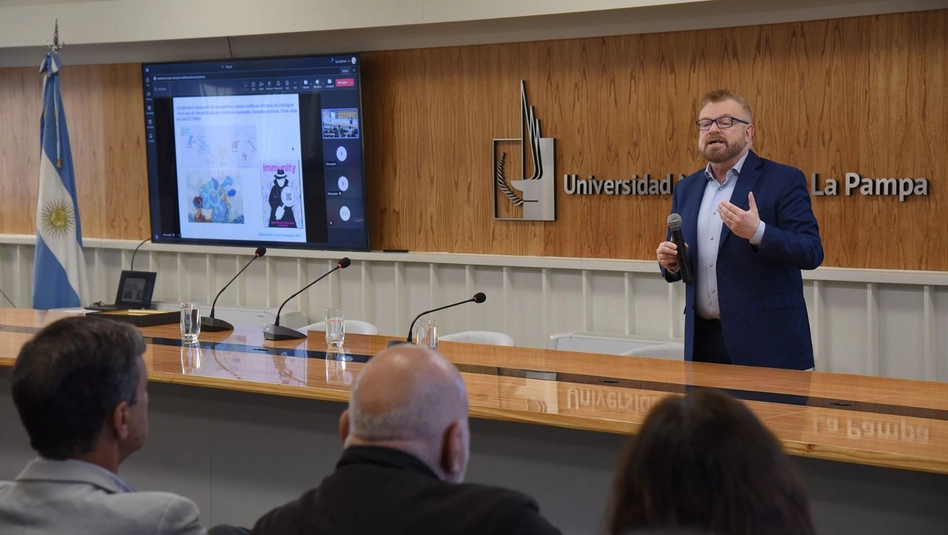 Rabinovich en Santa Rosa: su terapia contra el cáncer está cerca de ser probada en humanos