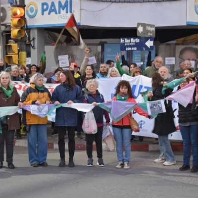 Jubilados marcharon en Santa Rosa en defensa de Cristina y la democracia