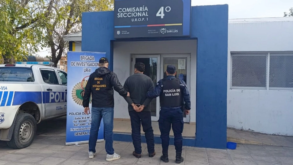 Millonario robo de soja en Embajador Martini: un chofer detenido y dos prófugos riojanos