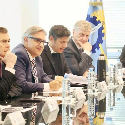 Gobernadores se reunirán el lunes para enfrentar el ajuste de Milei
