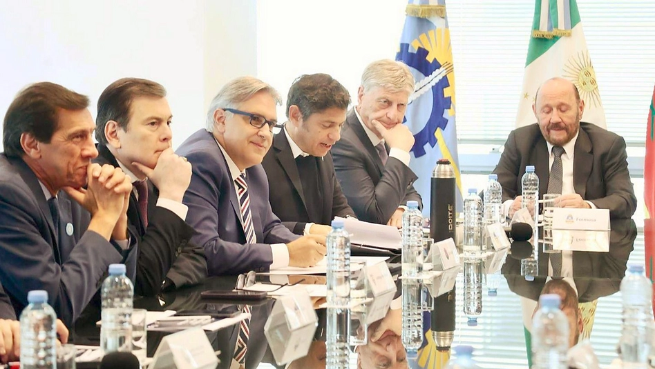 Gobernadores se reunirán el lunes para enfrentar el ajuste de Milei