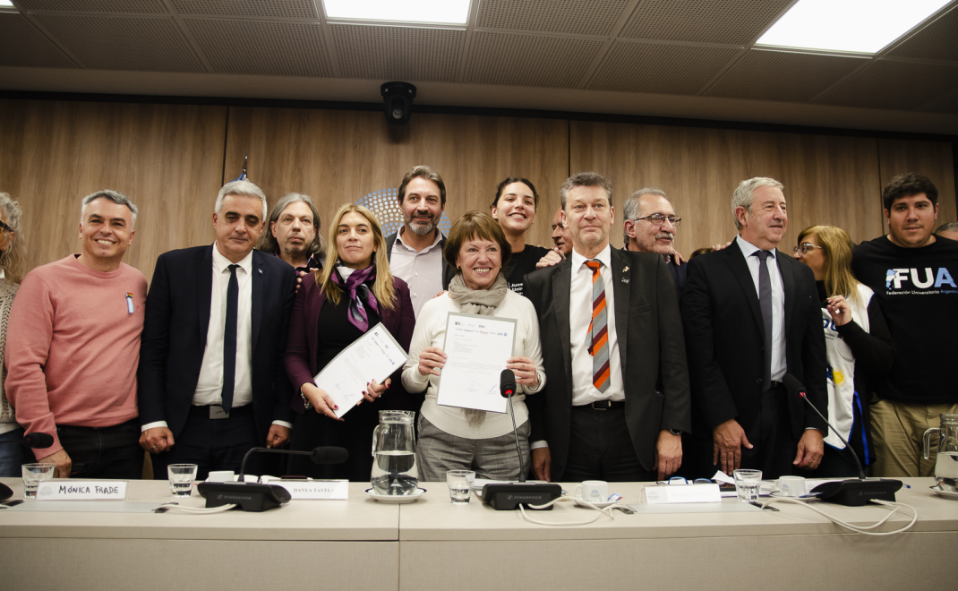 Invitan a firmar para apoyar la Ley de Financiamiento Universitario