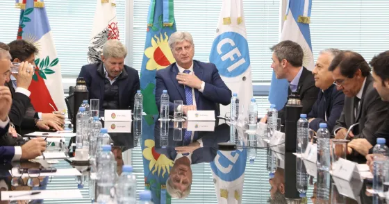 Gobernadores presentarán un proyecto propio de coparticipación del impuesto a los combustibles