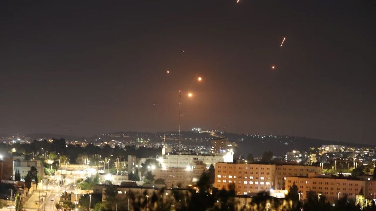Medio Oriente: Israel intercepta un nuevo ataque iraní con misiles contra el sur del país