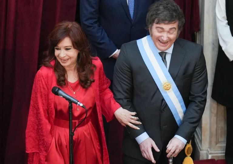 Desde Casa Rosada anticipan una detención “respetuosa” de Cristina Kirchner y se diferencian del macrismo