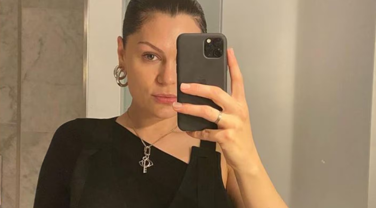 El duro mensaje de Jessie J tras su operación: “Espero que el cáncer se haya ido”