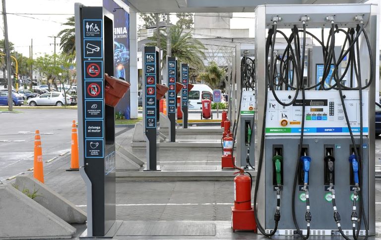 YPF lanza nuevo diagrama de precios y será más barato cargar combustible a la madrugada