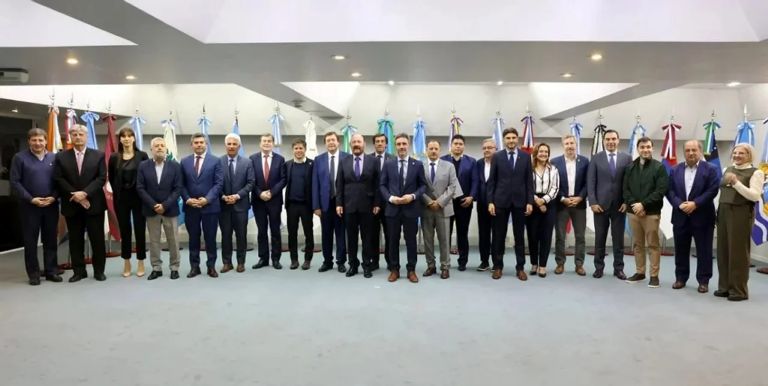 Gobernadores se reunirán en el CFI preocupados por el derrumbe de la coparticipación federal