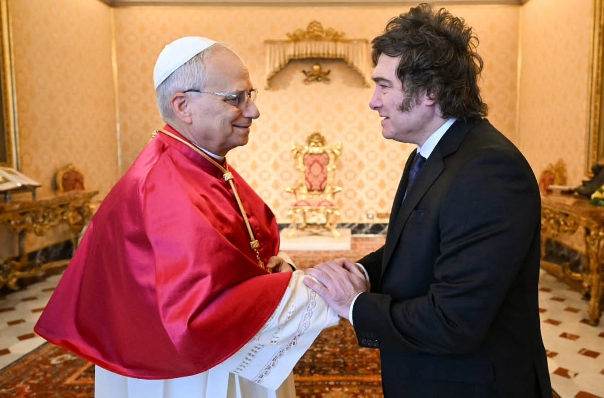 León XIV le confirmó a Milei que visitará Argentina