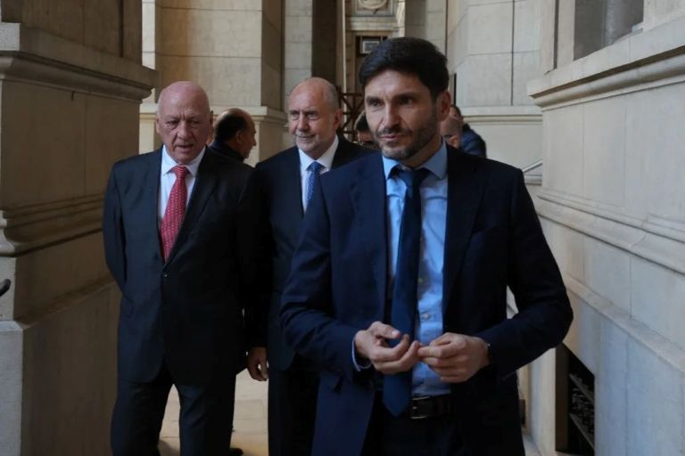 Pullaro y dos exgobernadores, juntos en la Corte para reclamarle una millonaria deuda a la Nación