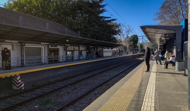 CABA: amenaza de bomba por Cristina Kirchner, “van a explotar los andenes del Tren Roca si no la liberan”