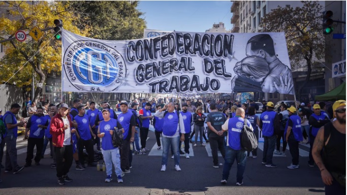 Los tres jueces de la Corte se reúnen esta tarde para definir si CFK va presa por la causa Vialidad