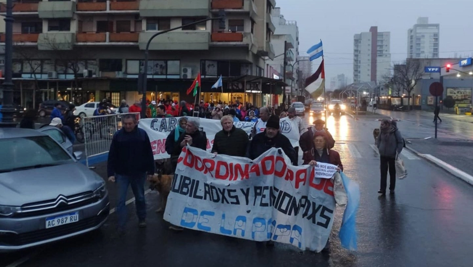 Jubilados pampeanos vuelven a marchar contra el ajuste del Gobierno nacional