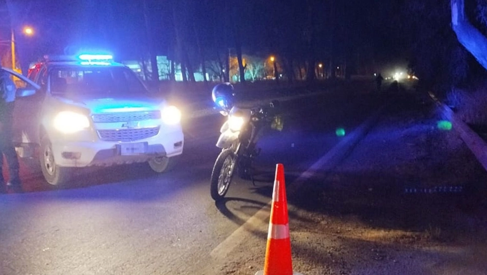Motociclista murió tras ser embestido por una Fiorino en el ingreso norte a Santa Rosa