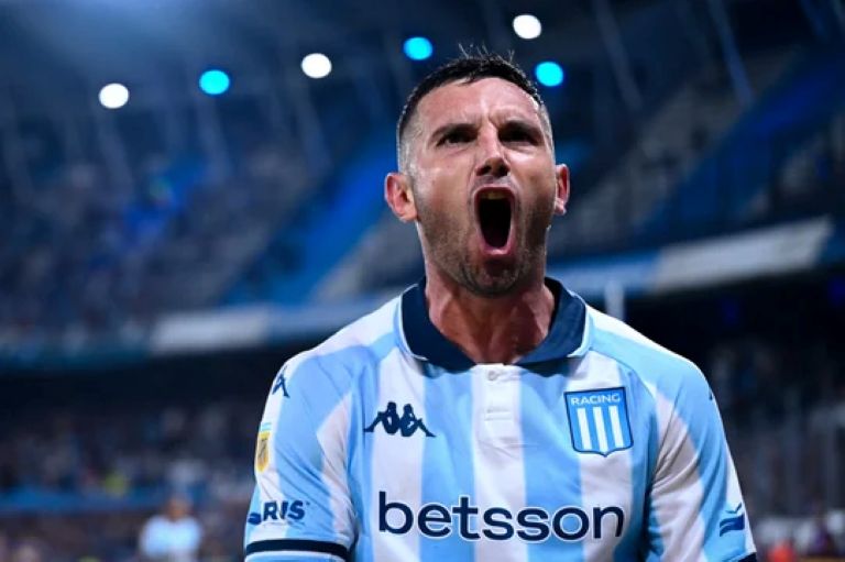 Fútbol: contrato récord para Maravilla Martínez y la millonaria cláusula que le puso Racing para alejar a River