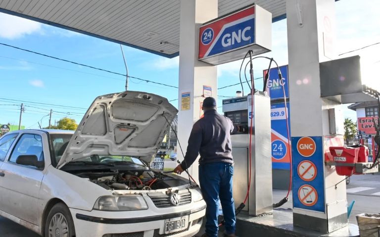 Postergan la suspensión de suministro de GNC por 24 horas más