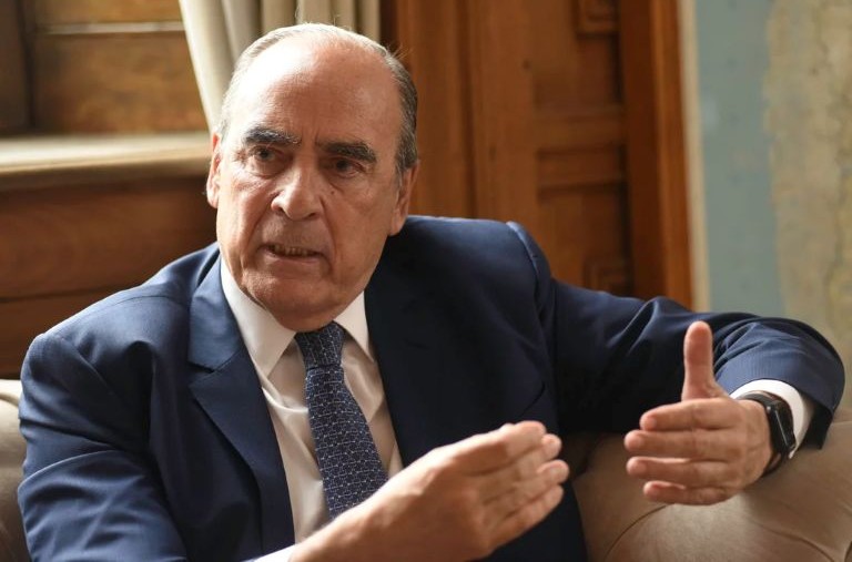Francos confirmó el veto a la ley de jubilados y lanzó una frase lapidaria sobre la economía