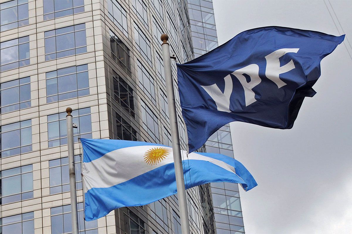 Más fondos buitres quieren recibir acciones de YPF aprovechando el fallo de la jueza de EEUU