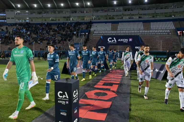 Fútbol: Racing le ganó a San Martín de San Juan por la Copa Argentina y se metió en octavos de final