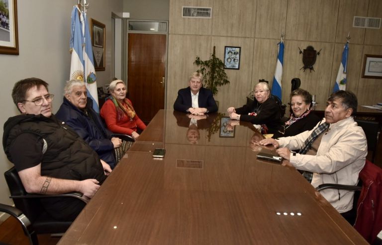 El gobernador Ziliotto recibió a jubilados de ATE y les aseguró que La Pampa mantendrá su caja previsional