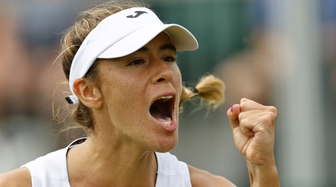 Wimbledon: Solana Sierra venció a la española Bucsa y es la primera argentina que llega a octavos tras 21 años