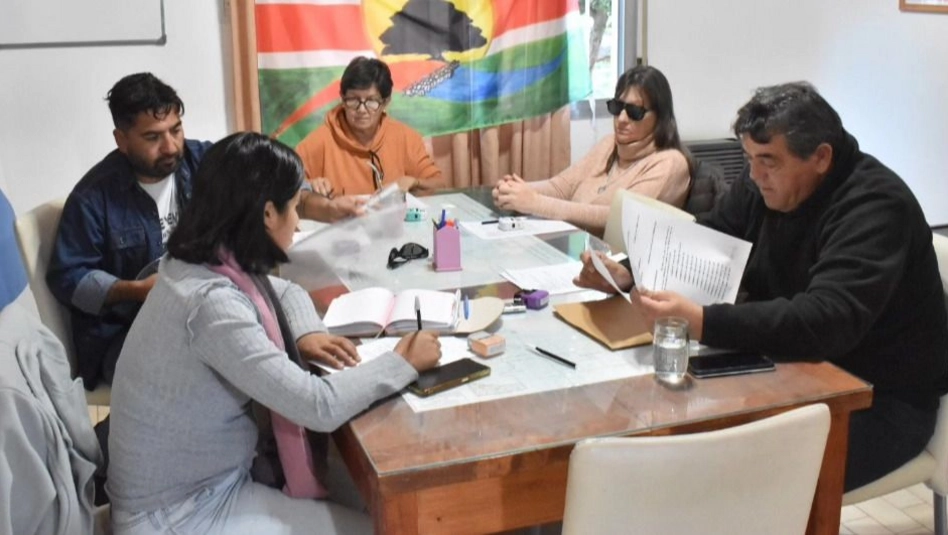 Concejales del PJ de La Adela cuestionaron el pago escalonado de haberes y cruzaron al intendente Moro