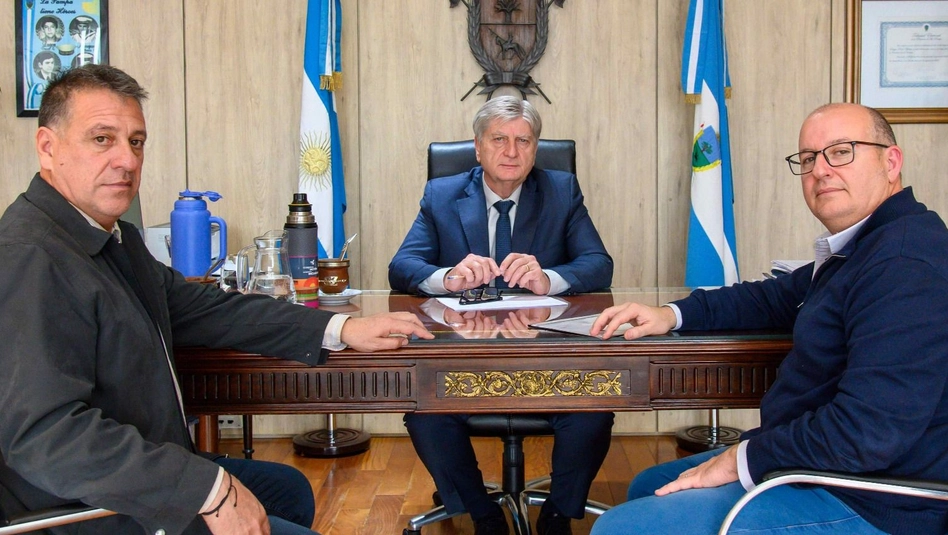 La Pampa: Ziliotto recibió al intendente de La Adela que está en emergencia económica