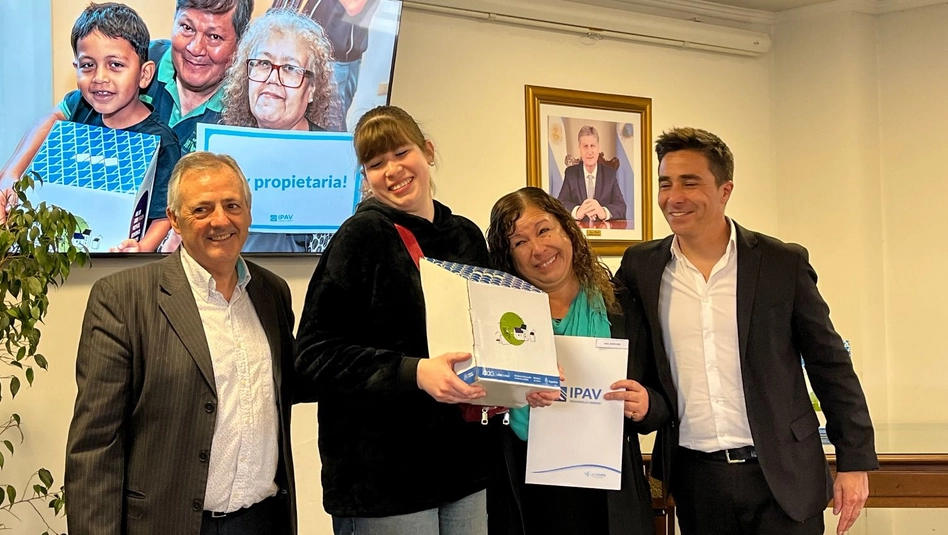 IPAV entregó escrituras a familias de Santa Rosa y Doblas