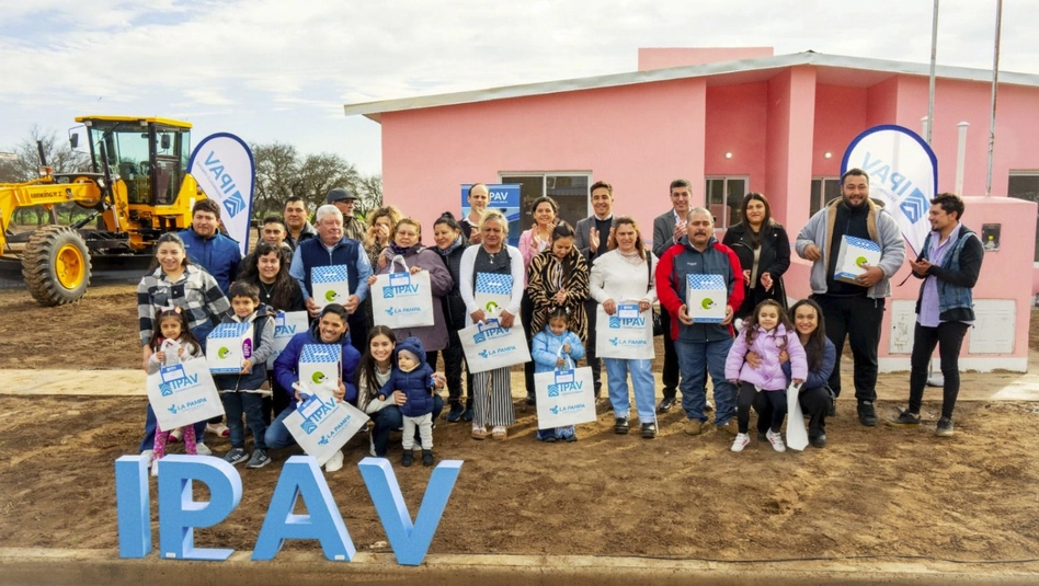 Familias de Conhello recibieron las llaves de sus viviendas