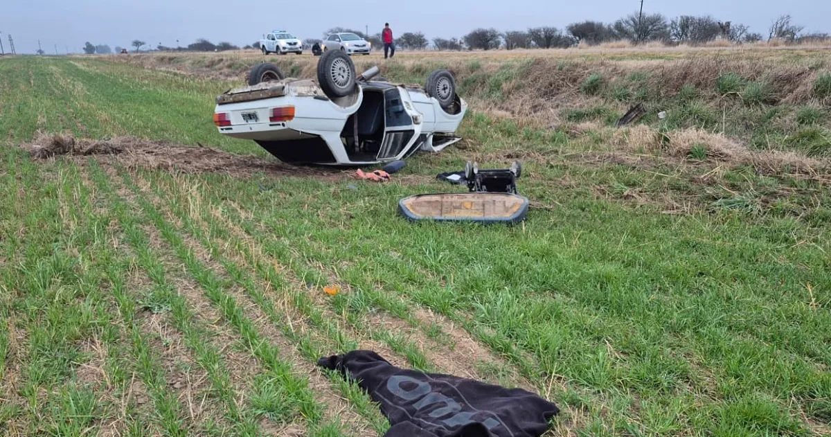Robó un auto, volcó y terminó herido en la Ruta Provincial Nº102