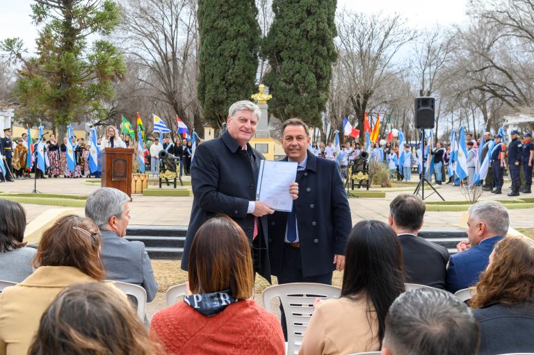 General Acha: Ziliotto anunció la construcción de 40 viviendas en los festejos por el aniversario