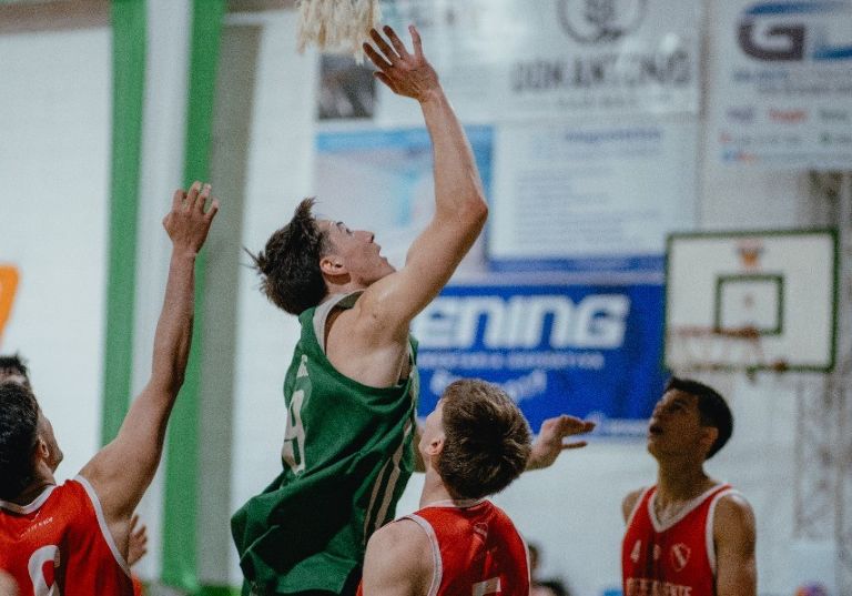 Básquetbol: Ferro de Pico vapuleó a Sportivo Independiente y quedó segundo en la fase regular