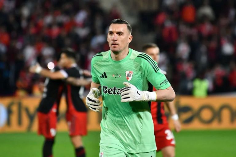 Fútbol: con un Armani heroico, River avanzó a los cuartos de final de la Copa Argentina