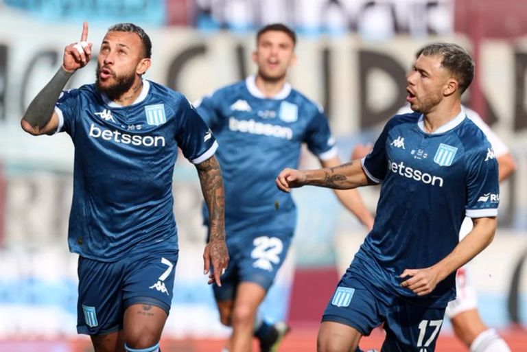 Fútbol: Racing goleó a Riestra y se clasificó para cuartos de final de Copa Argentina