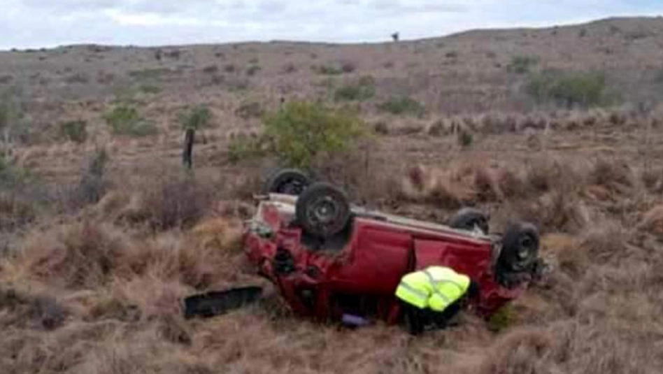 Murió una mujer por un vuelco en la ruta 10