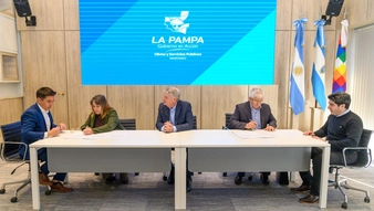 Ziliotto firmó convenios con Winifreda e Hilario Lagos para mejorar desagües pluviales