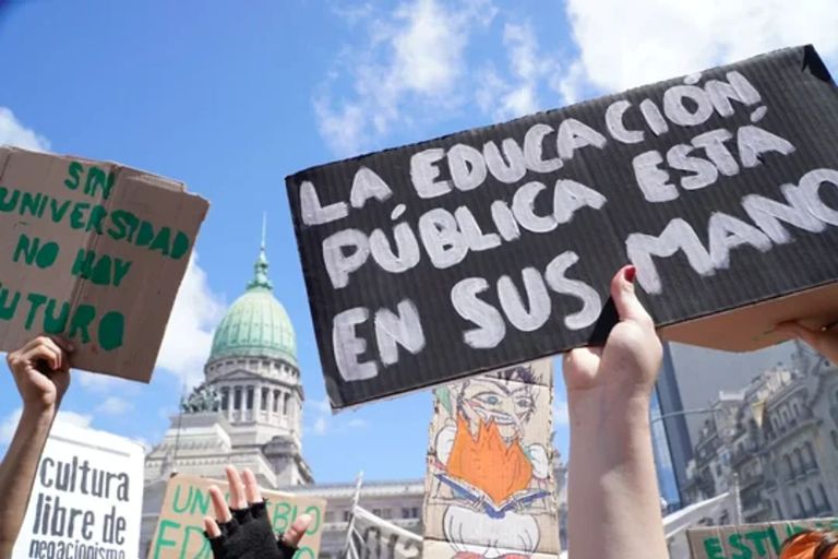 Javier Milei vetó por completo la Ley de Financiamiento Universitario y Recomposición Salarial Docente