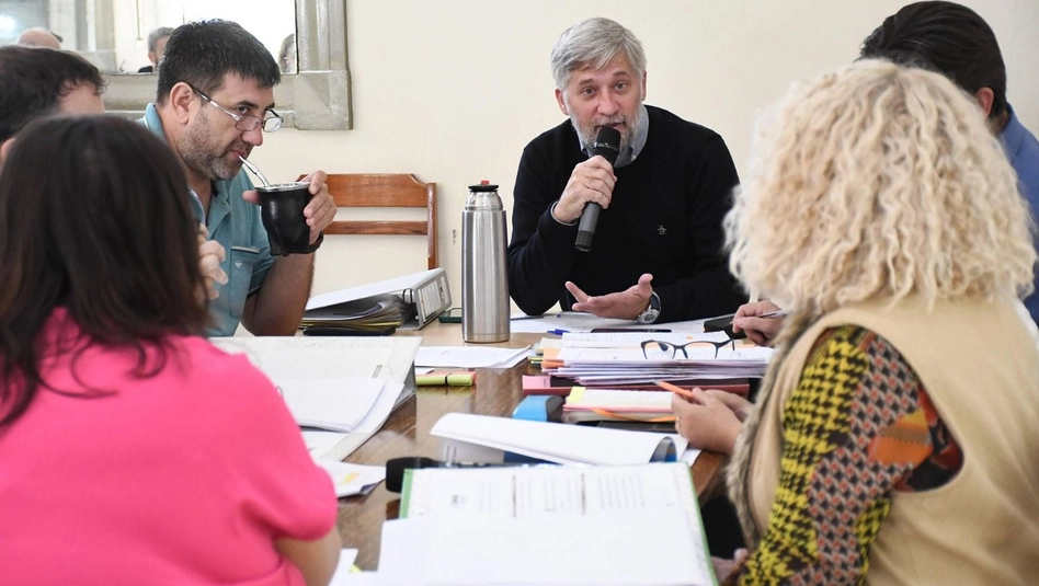 Santa Rosa: Concejales frenan la ampliación de cableado del Grupo Clarín