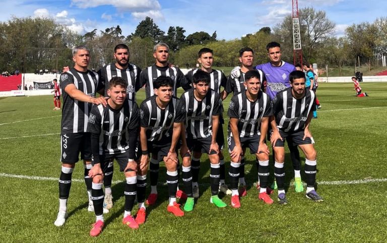 Fútbol: Atlético Santa Rosa derrotó a Alvear FBC y Costa Brava quedó eliminado en el Provincial 2025