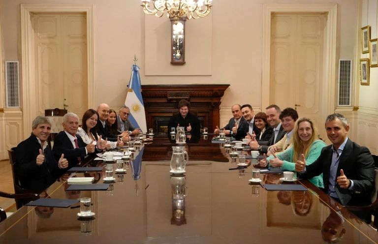 Cambios en el Gabinete: crecen las versiones de salida de Werthein y el nuevo rol de Santiago Caputo