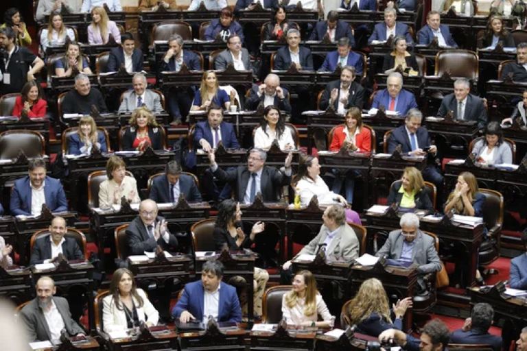 Congreso Nacional: fracasó el intento opositor por cambiar la coparticipación del impuesto a los combustibles porque faltaron 3 votos