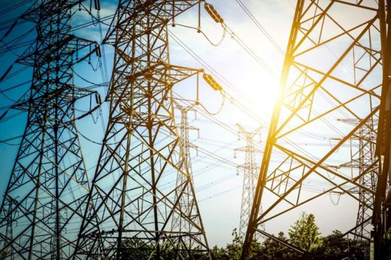 Grandes usuarios podrán contratar energía con generadoras y pactar precios libremente
