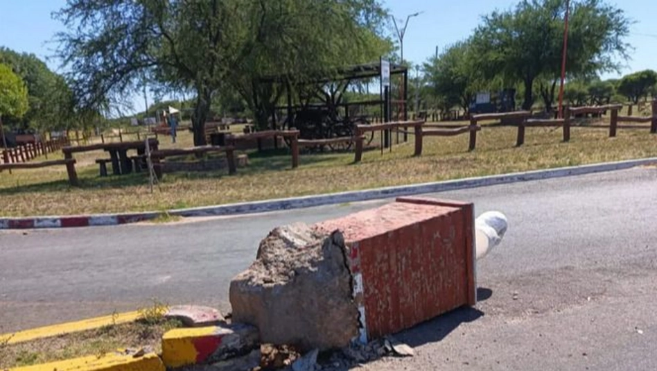 Telén: un vecino derribó un busto de Perón y asumió el compromiso de reponerlo