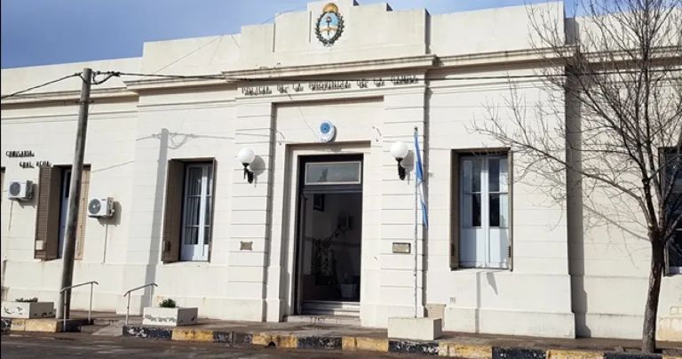 Un comisario fue detenido por un superior tras ser acusado de robar dinero durante un operativo en General Acha