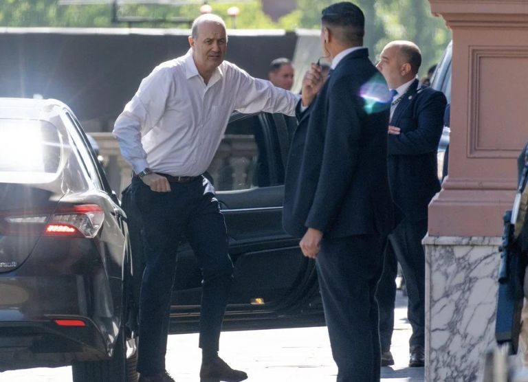 El Gobierno suspendió las contrataciones del sector público, pero habilitó excepciones