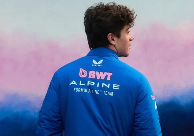 Automovilismo: Colapinto presentó la indumentaria de Alpine para 2026