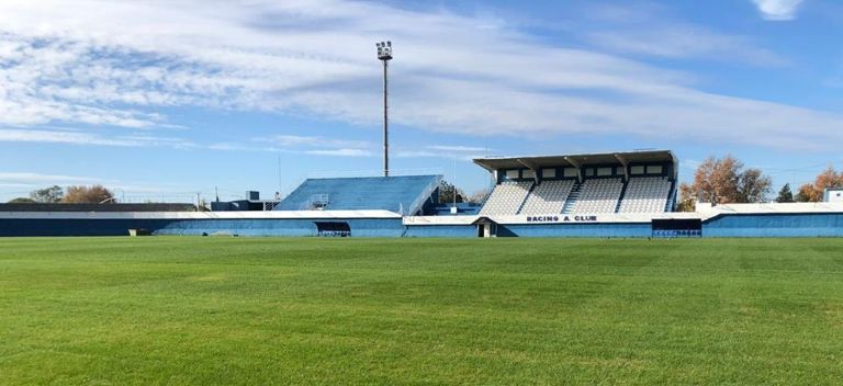Fútbol: Ferro de Pico visita Olavarría para jugar la primera final del Regional Federal y lo transmite La Red Pampeana